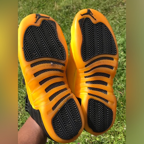 Air Jordan Retro 12 University Gold GS Size 6Y / 7.5 W - Picture 6 of 8